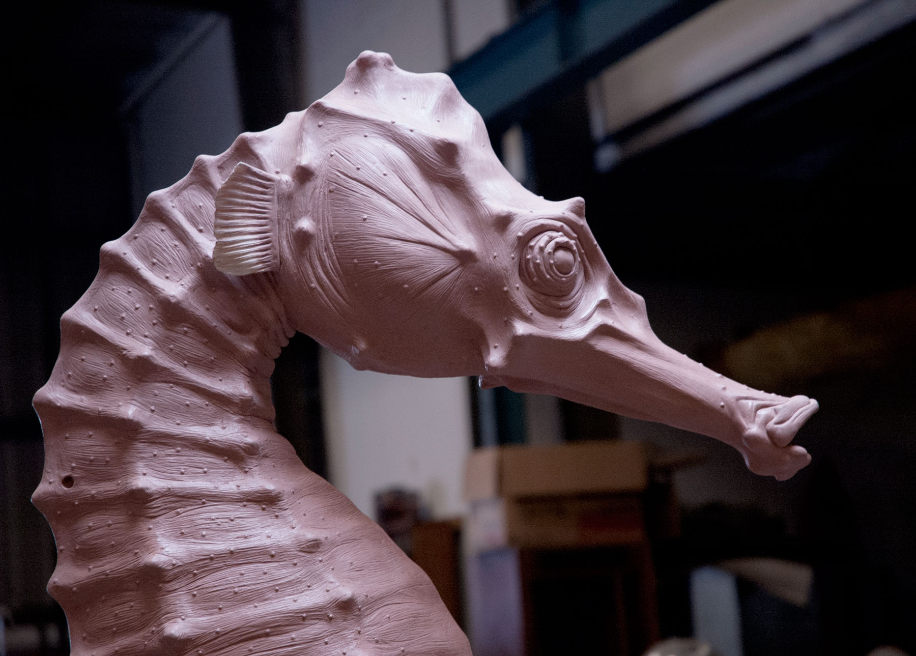 Monterey_Bay_Aquarium_SeaHorse_Sculpture_Sculptor_Rey_Hernandez_01