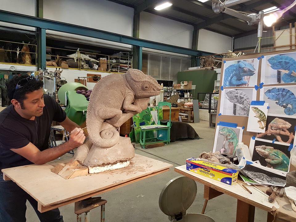 Santana_Row_Chameleon_Sculpture_Sculptor_Rey_Hernandez